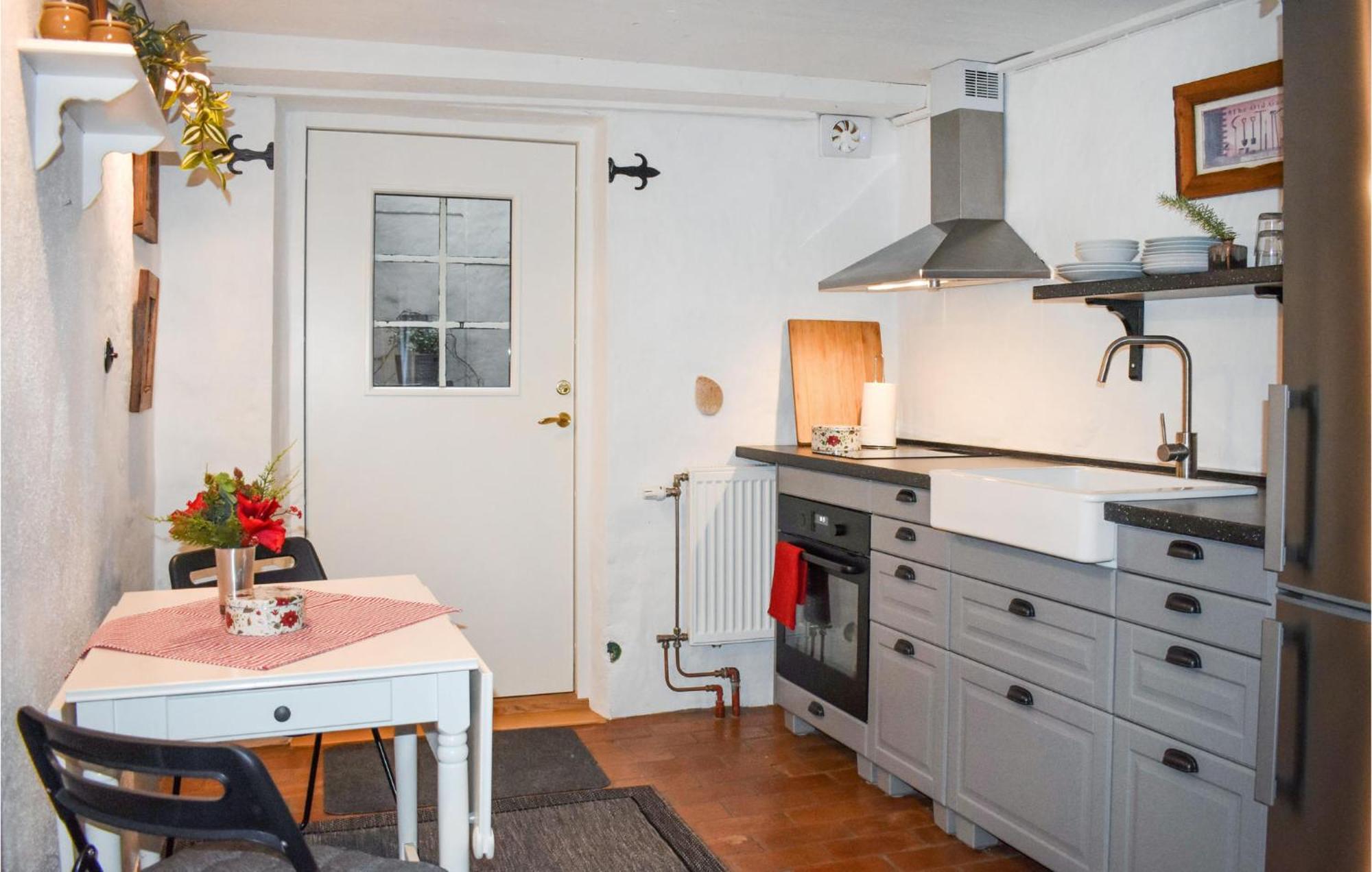 1 Bedroom Amazing Apartment In 斯塔德 外观 照片